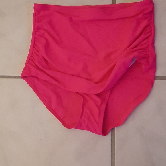 2 Peice  Swim Suit NWOT. SIZE XL - Picture 2 of 14